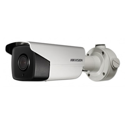 2МП IP видеокамера Hikvision с технологией LightFighter
